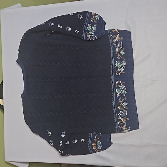 Vintage  Croft & Barrow Women's Cardigan Sweater sz 22W Navy with  floral design - Picture 4 of 10